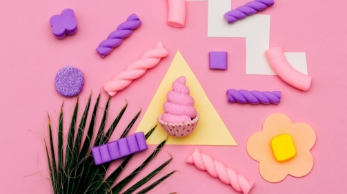 candy-minimal-set-fashion-flatlay-art-sweet-lover-PHXQ7CD-768x576