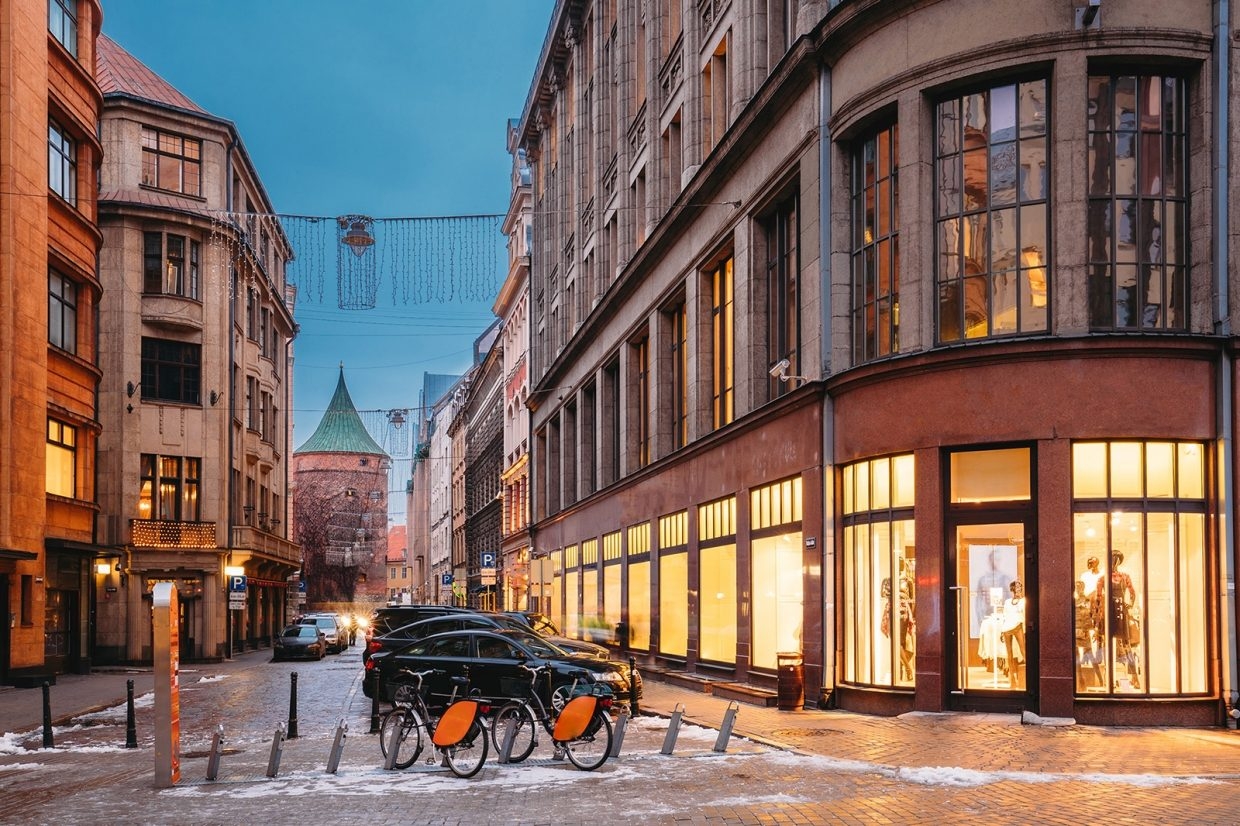 riga-latvia-shop-and-powder-tower-on-valnu-street-P2DNK69-1240x826