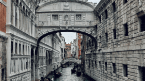 soroush-karimi-291353-unsplash-330x438